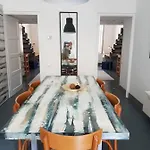 아파트 Modern Stylish 2 Bedroom *