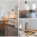 Modern Stylish 2 Bedroom *