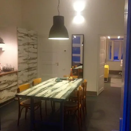 Modern Stylish 2 Bedroom