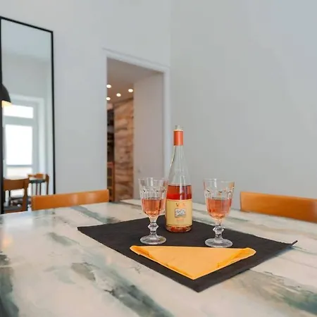Modern Stylish 2 Bedroom بودابست