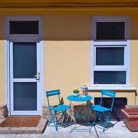 Modern Stylish 2 Bedroom Appartement *