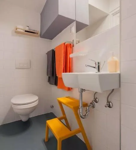 Modern Stylish 2 Bedroom Apartament *