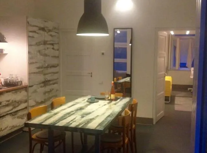 Modern Stylish 2 Bedroom
